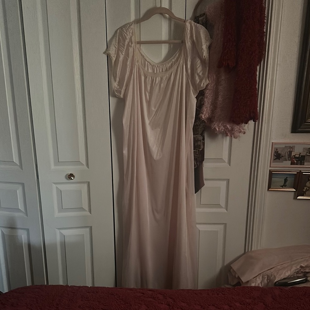 Elegant Light Pink Nightgown